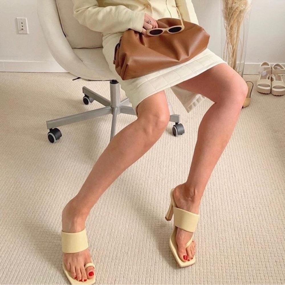 🆕 Padded Sandals - Picture 10 of 11